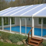 Comment remplacer une plaque en polycarbonate pour abri de piscine ?