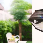 Comment recharger une lampe solaire sans soleil ?
