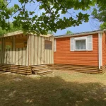 Comment fixer un soubassement de mobil-home ?