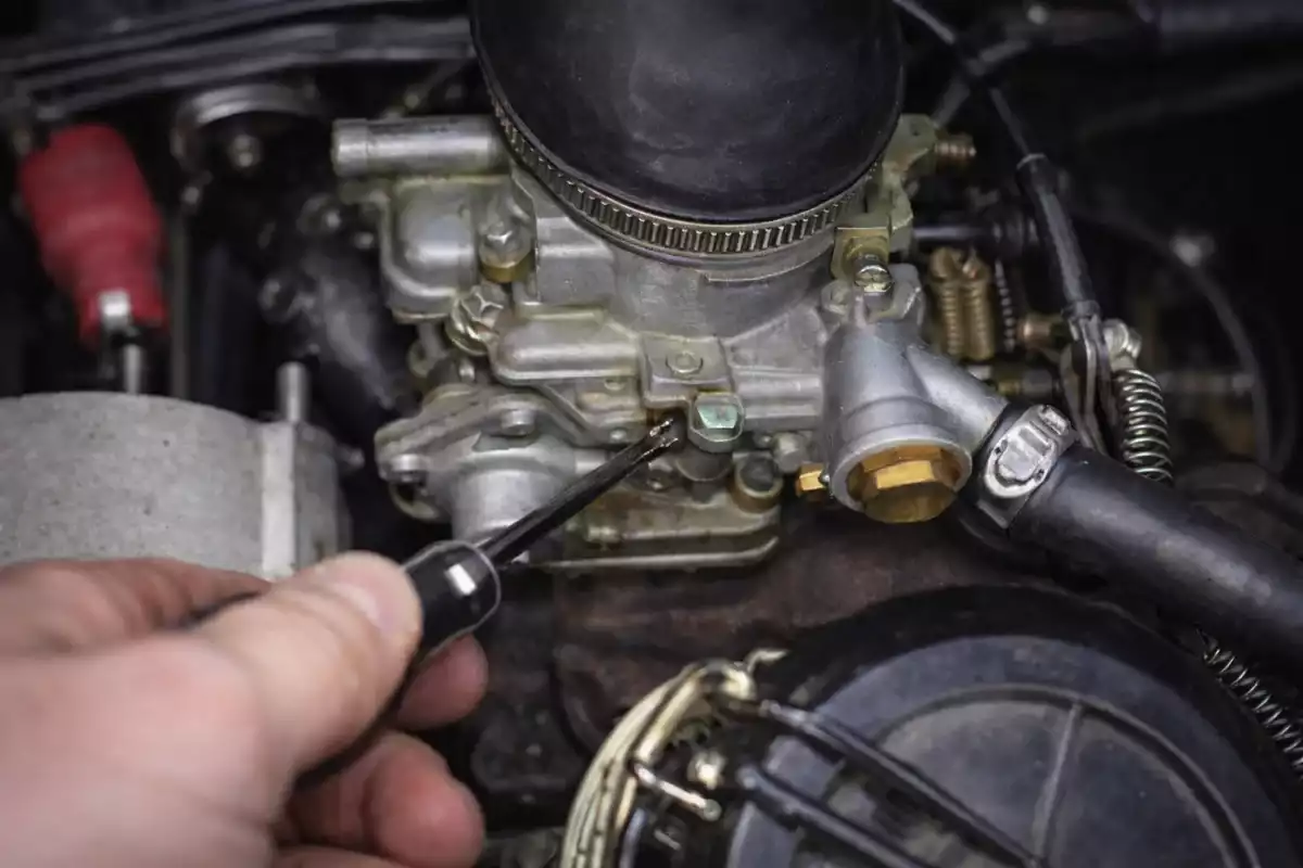 Réglage du carburateur sur Citroën 2CV : comment s'y prendre ?