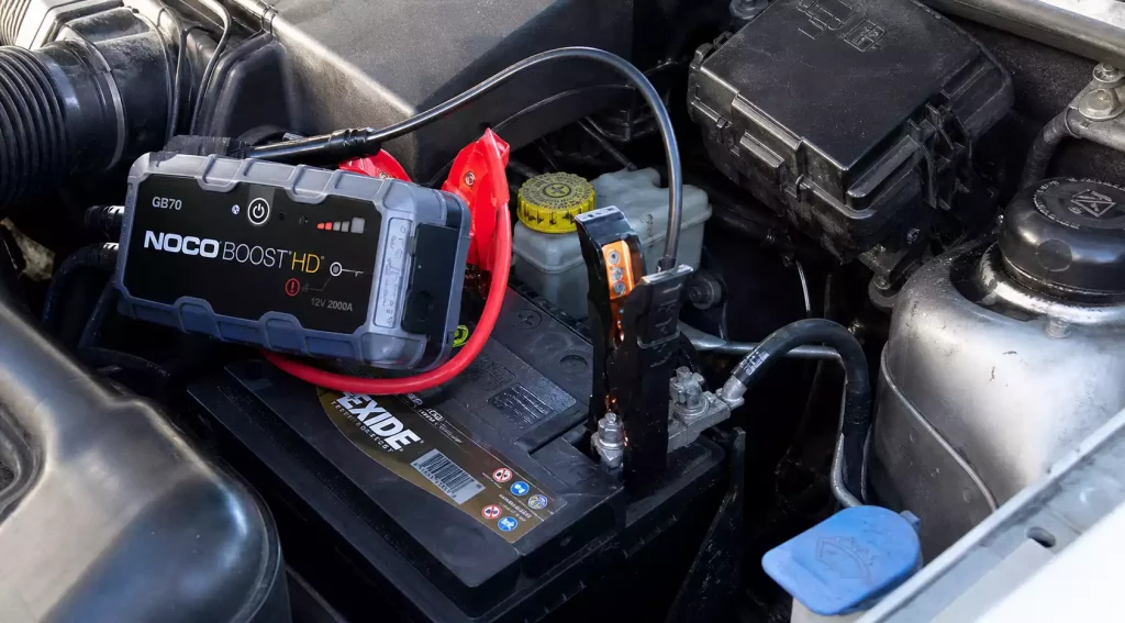 Faut-il débrancher la batterie moteur du Ducato avant de la recharger ?